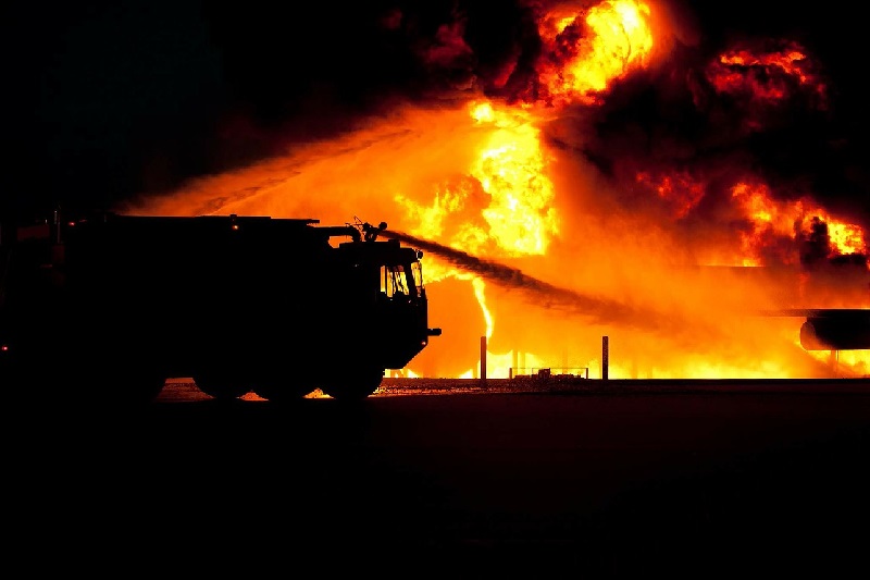 Stasiun distribusi produk minyak Aramco di Jeddah diserang
