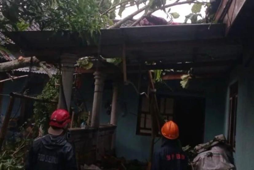 BPBD Sleman rinci pohon tumbang dan bangunan rusak imbas hujan badai