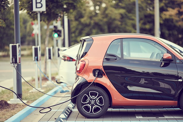  Tak hanya kurangi emisi, mobil listrik juga lebih hemat dari BBM