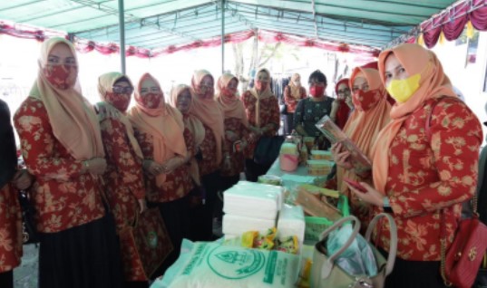 Gelar Bazar Ramadan, Dharma Wanita Persatuan Kaltim jual murah kebutuhan pokok 