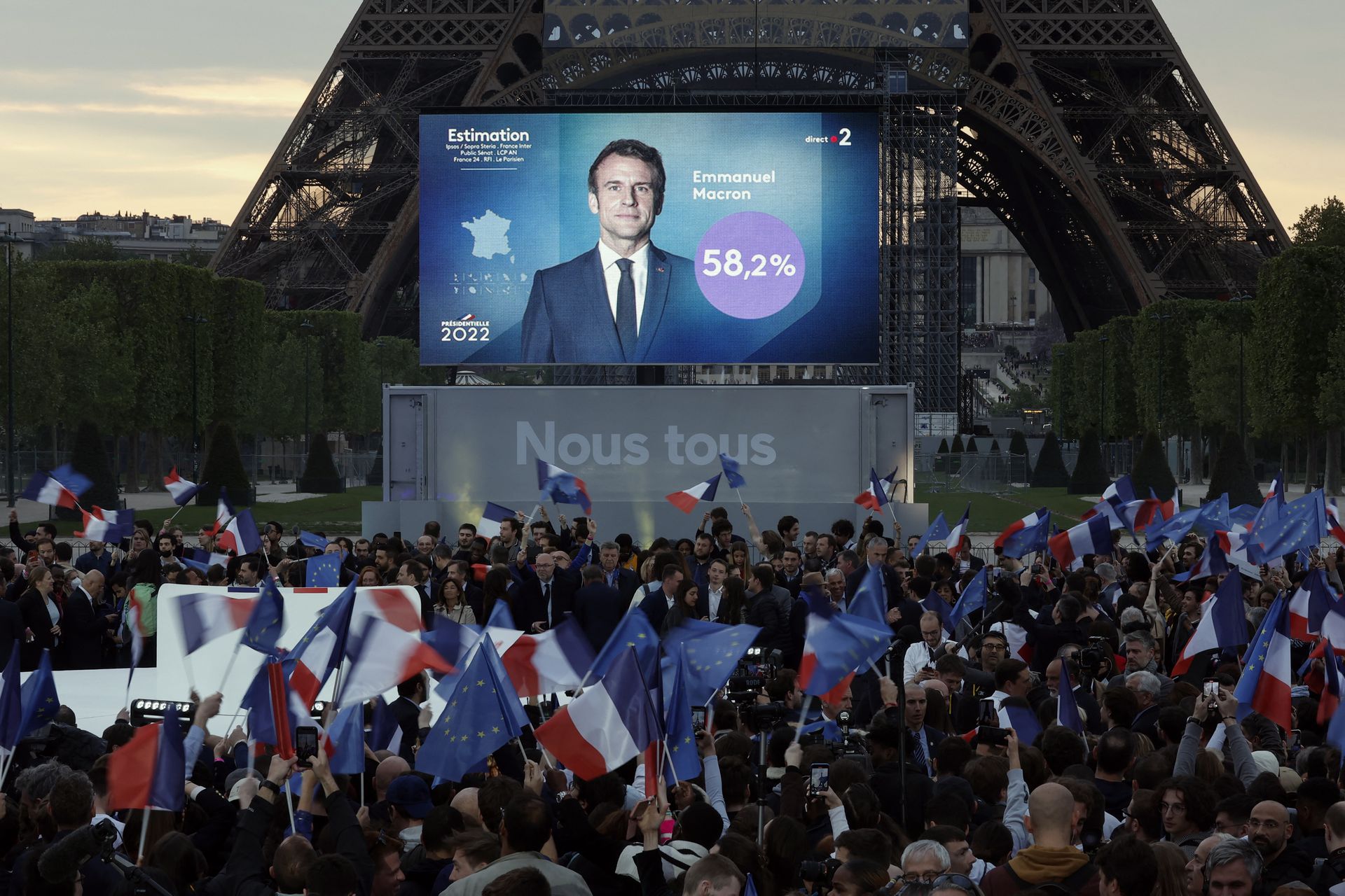 Pilpres Prancis: Macron mengalahkan  Le Pen,  berjanji menebus kesalahan di periode pertama