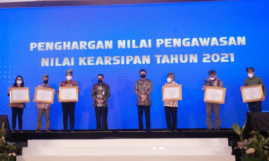 Menteri PANRB dan Kepala ANRI serahkan Penghargaan Anugerah Kearsipan 2022
