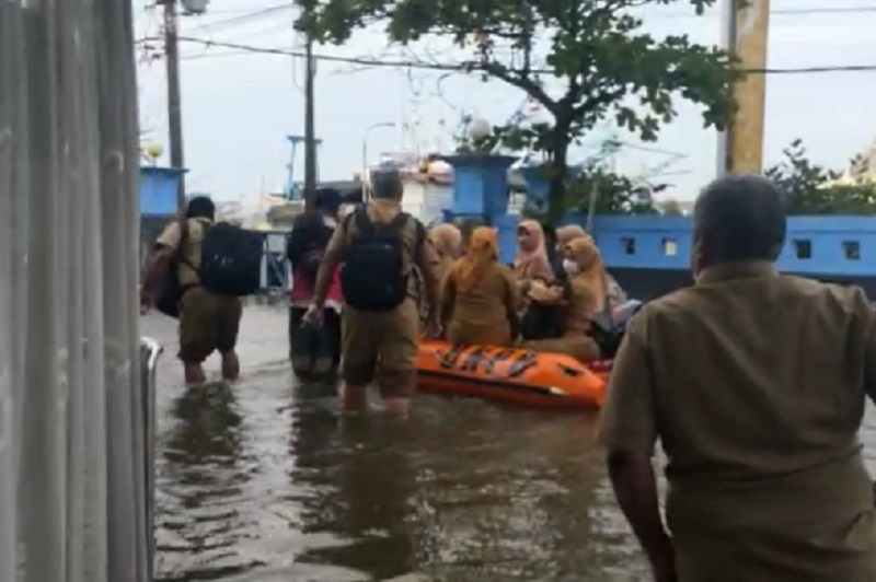 BPBD Jawa Tengah ungkap penyebab banjir rob di Kawasan Tanjung Emas Semarang
