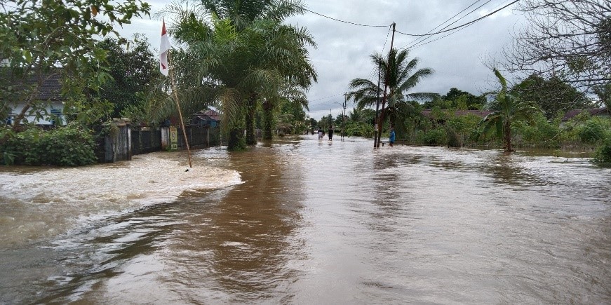 Terdampak Banjir, Dinsos Kukar salurkan bantuan warga Kec. Tabang dan Kembang Janggut