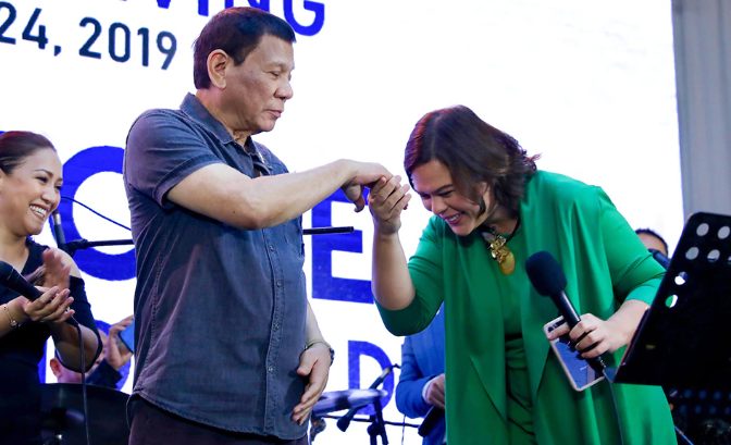 Sara Duterte dilantik sebagai wakil presiden Filipina ke-15