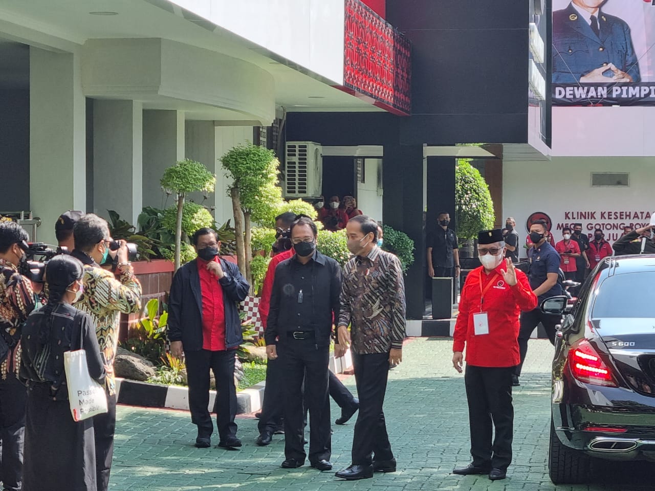 Presiden Jokowi hadiri rakernas PDIP di Lenteng Agung