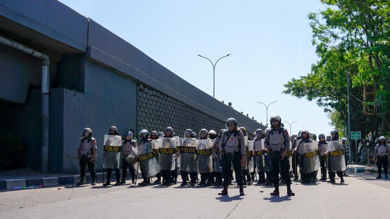 Ratusan polisi dikerahkan jaga demo mahasiswa
