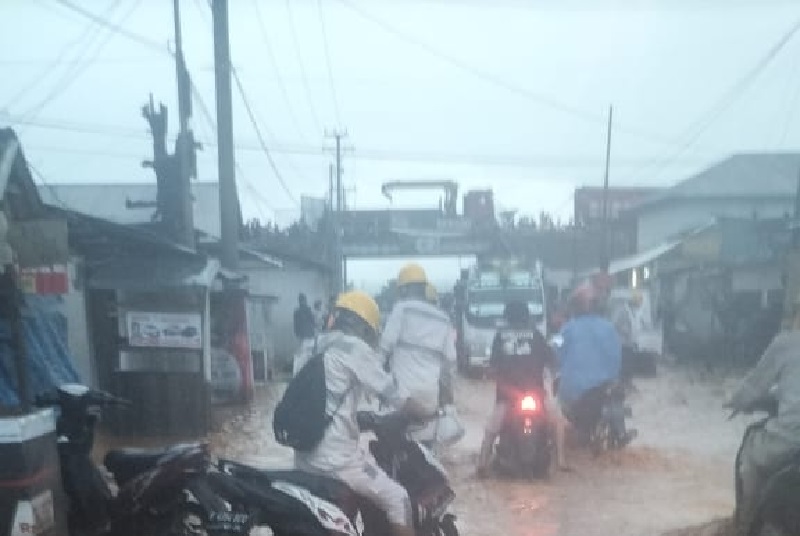 Banjir di Morowali surut, warga diminta tetap waspada banjir susulan