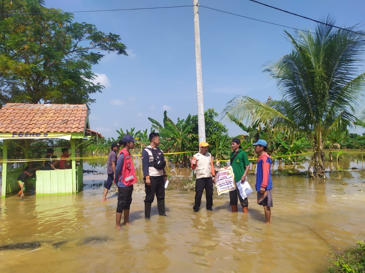 Lima desa terendam banjir akibat waduk jebol