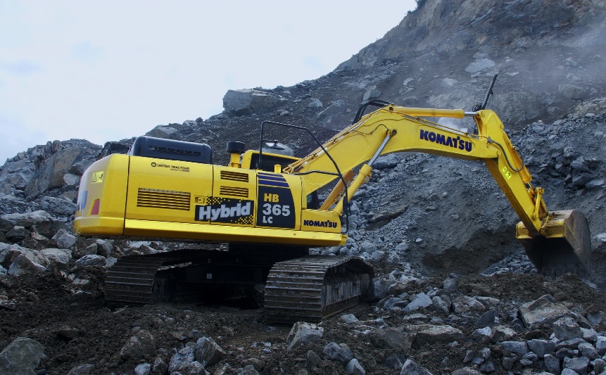 United Tractors bersama Komatsu hadirkan excavator hybrid