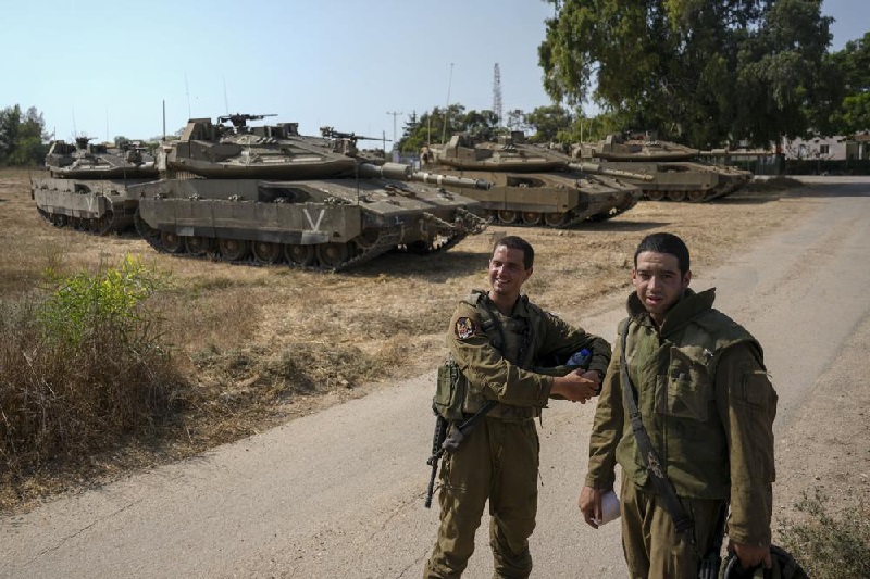 Serangan Israel di Gaza tewaskan 8 orang, termasuk militan senior