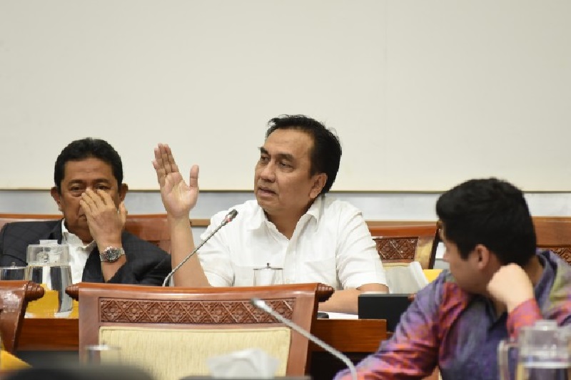 Effendi Simbolon kembali wacanakan perpanjangan jabatan Jokowi, analis: Kok ngotot!