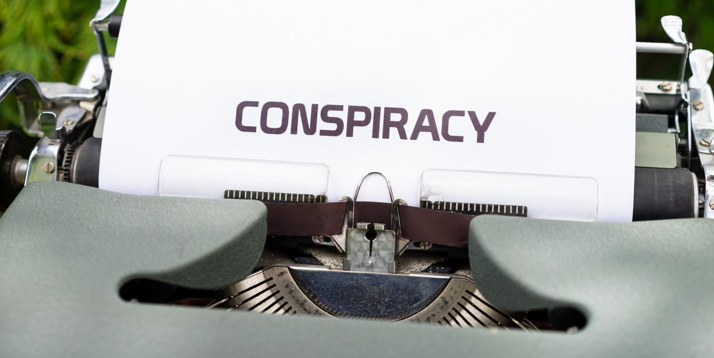 Apa yang harus diketahui jurnalis saat meliput teori konspirasi