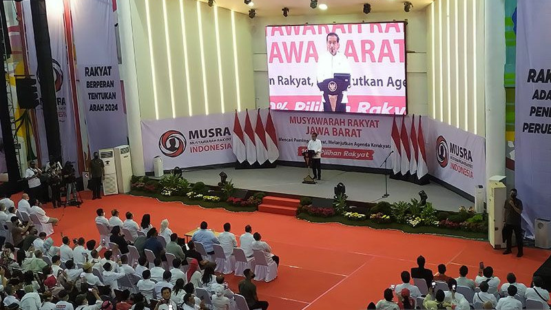 Dukung 3 periode, PDIP sebut relawan Jokowi beri pujian memabukkan