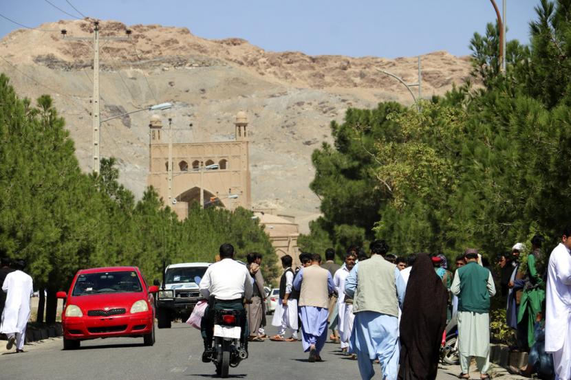 Ledakan di masjid Afghanistan tewaskan 18 orang, termasuk ulama pro-Taliban