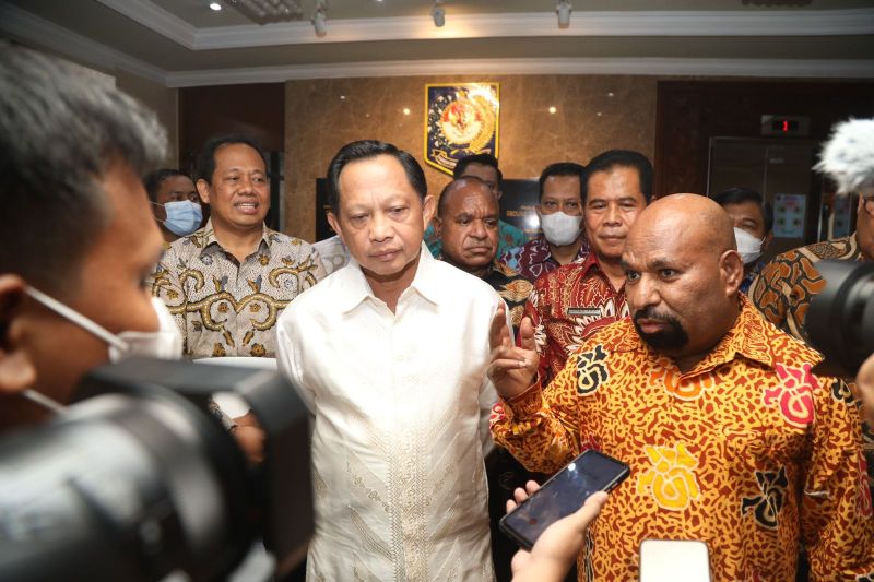 ICW sebut KPK bisa lakukan upaya paksa terhadap Gubernur Papua