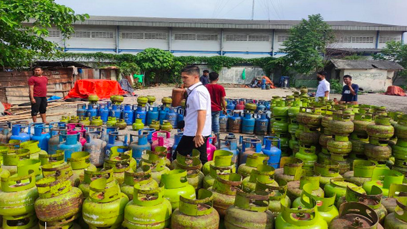 Polda Riau bongkar kasus pengoplosan LPG dan BBM bersubsidi