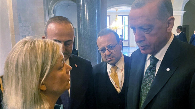 Erdogan bertemu dengan Perdana Menteri Swedia di Praha