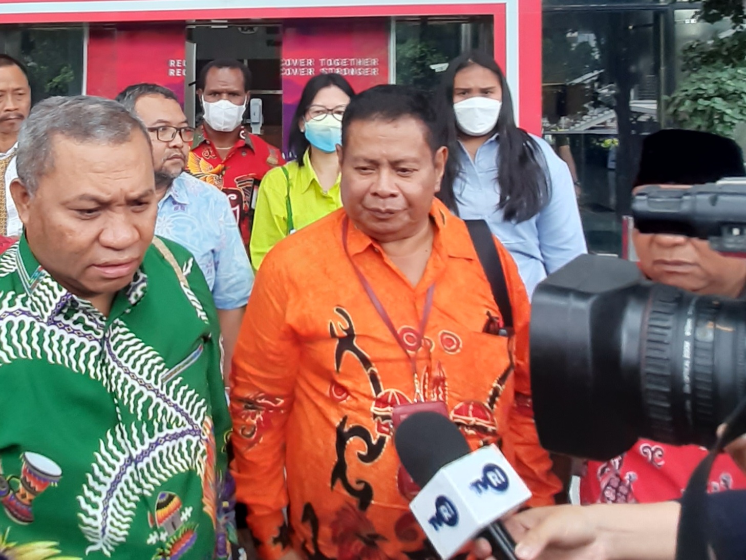  Pengacara sebut KPK belum lihat kondisi Lukas di Papua