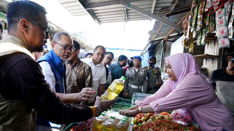 Bahan pokok di Makassar terkendali, harga beras lebih murah dari pulau Jawa