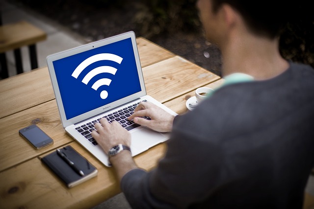 Keamanan digital dimulai dengan tidak sembarangan pakai Wifi di area publik