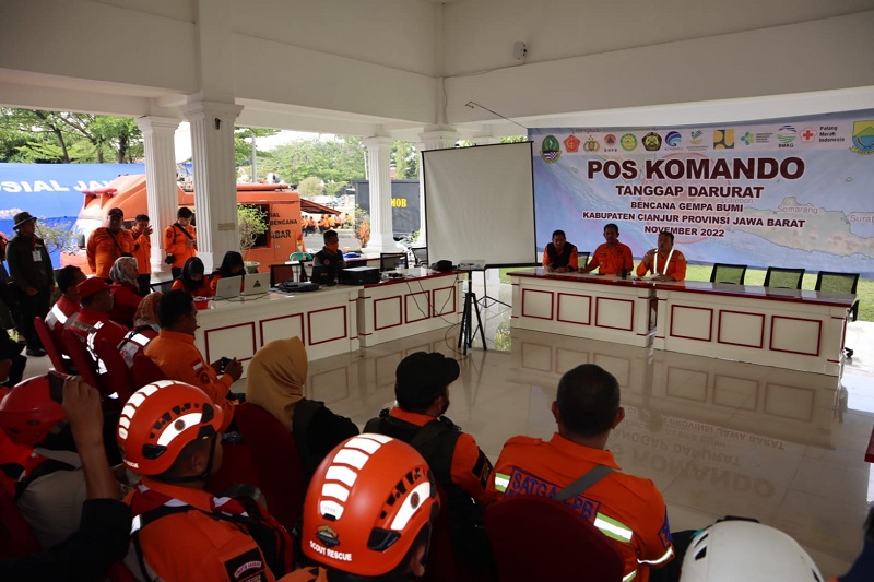 Tim SAR evakuasi 13 korban gempa bumi Cianjur