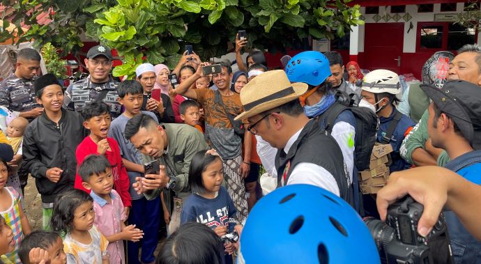 Tinjau posko pengungsian gempa Cianjur, Ridwan Kamil pastikan evakuasi korban diutamakan