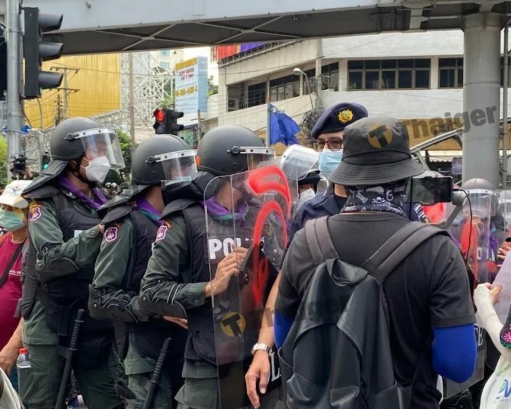 Awak media minta penyelidikan setelah polisi diduga melukai jurnalis foto di APEC