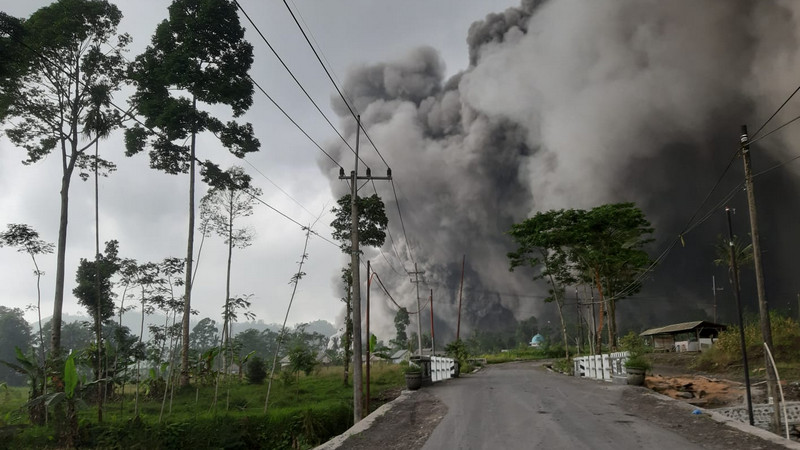 BNPB salurkan bantuan penanganan erupsi Semeru Rp350 juta