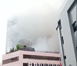 Gedung Kemenkumham terbakar