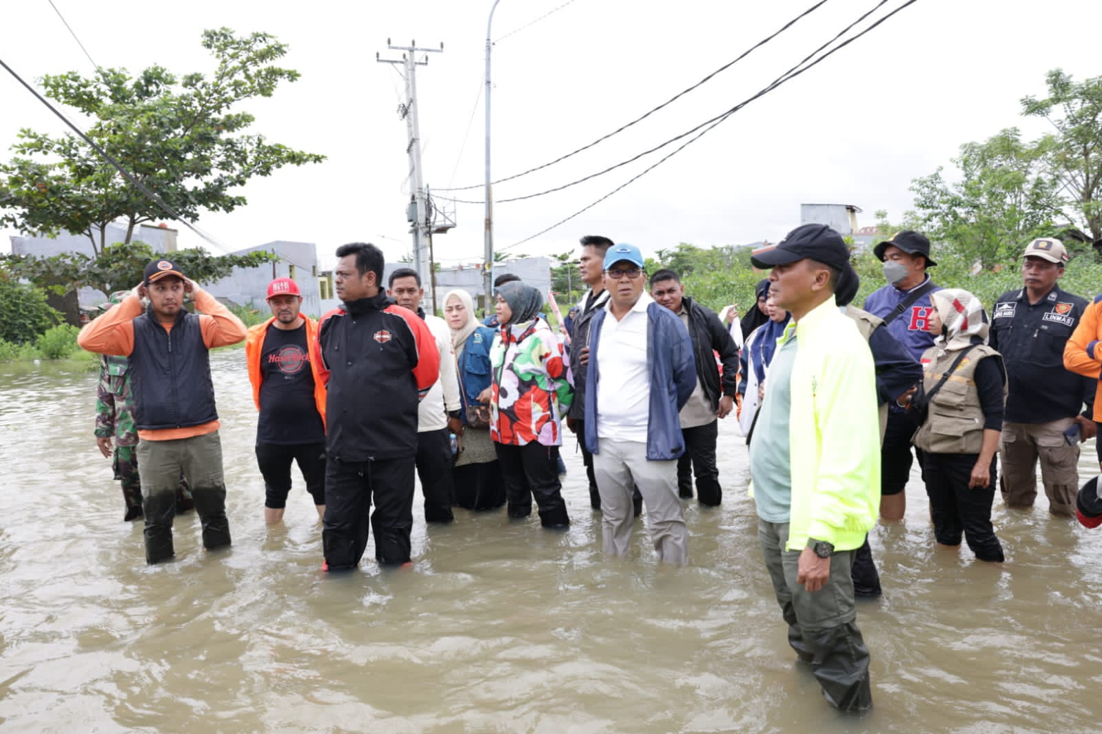 Pemkot Makassar evakuasi korban banjir di Antang