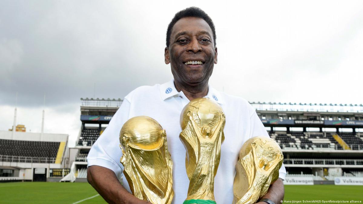 Legenda sepak bola Pele meninggal dunia 