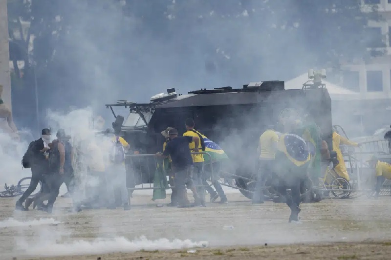Tak terima jagoannya kalah, pendukung mantan Presiden Brazil buat kerusuhan