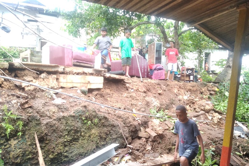 BNPB: 15 rumah warga rusak akibat gempa M7,5 di Maluku
