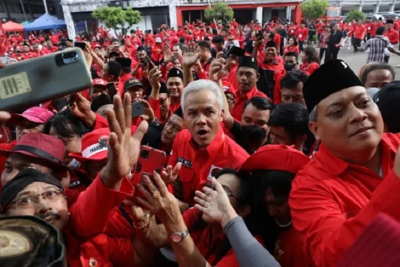 Survei SMRC: Ganjar menaikkan suara PDIP ketimbang Puan dan Prabowo