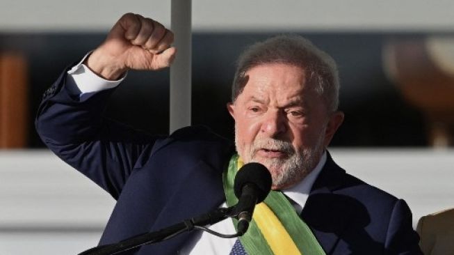 Usai kerusuhan, Presiden Brasil pecat panglima militer