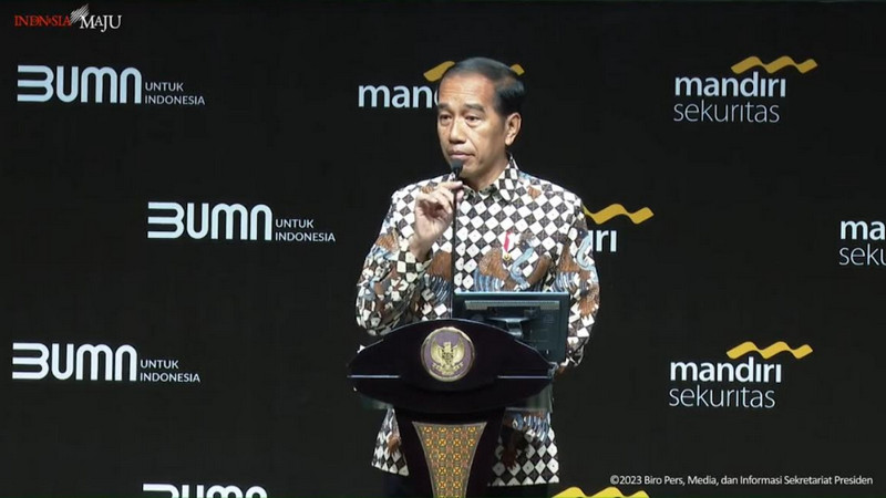 Jokowi curhat penanganan Covid-19: Pandemi vs ekonomi bukan hal mudah