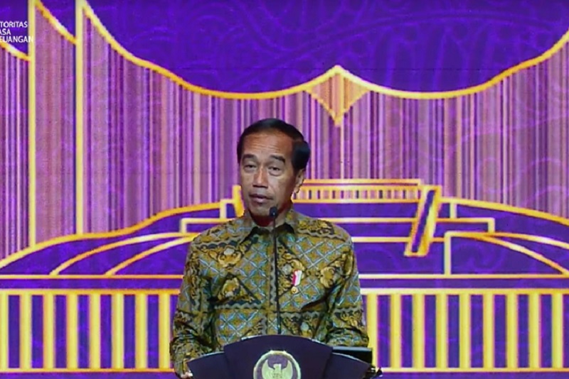 Jokowi minta OJK mengawasi goreng menggoreng saham