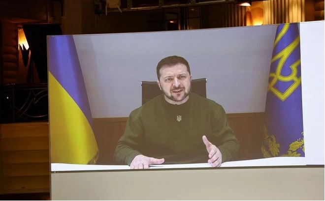 Di Munich, Presiden Ukraina:  Cepat kirim senjata! 