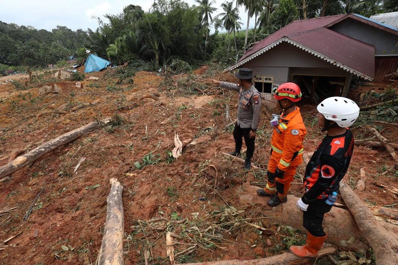 Pemkab Natuna akan merelokasi 100 KK korban tanah longsor