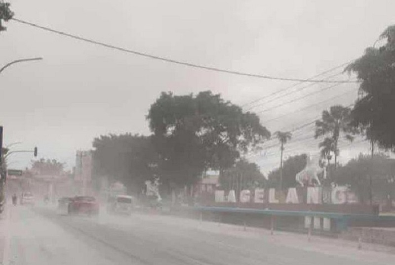 Erupsi Gunung Merapi: Jangkauan hujan abu hingga 33 km dari Gunung Merapi