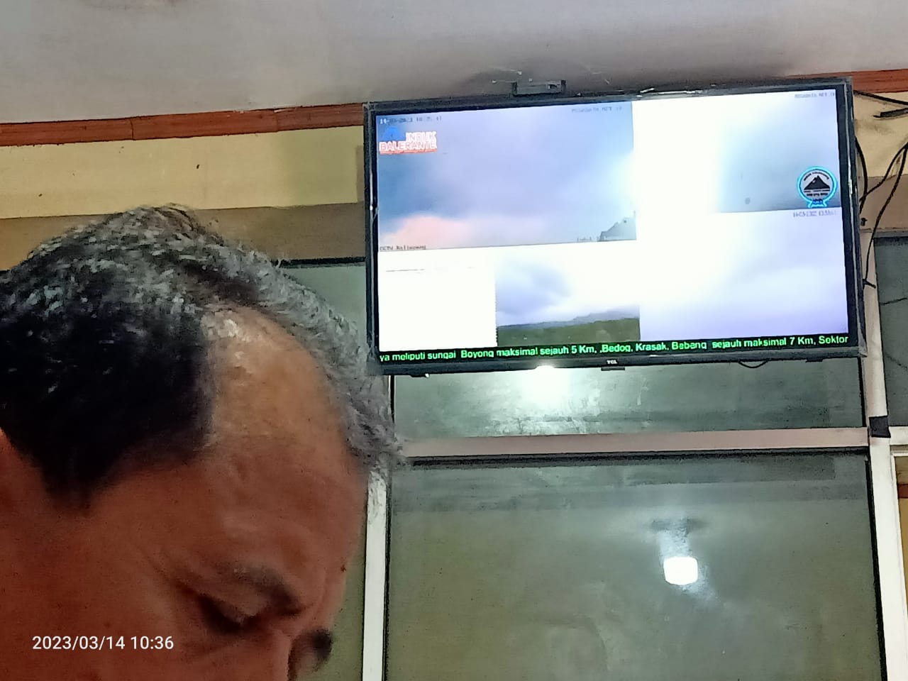 Siaga gunung meletus, Pemdes Balerante Klaten pasang monitor awasi Merapi 24 jam