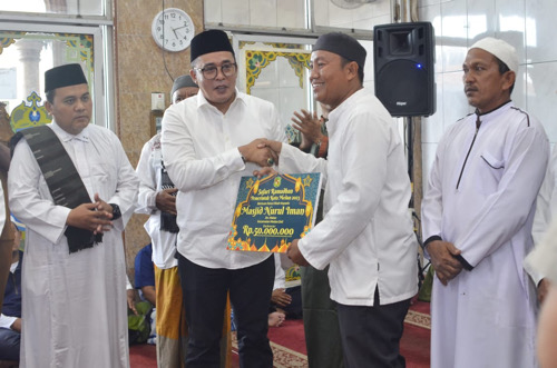 Pemko Medan serahkan Rp50 juta bantu pembangunan Masjid Nurul Iman