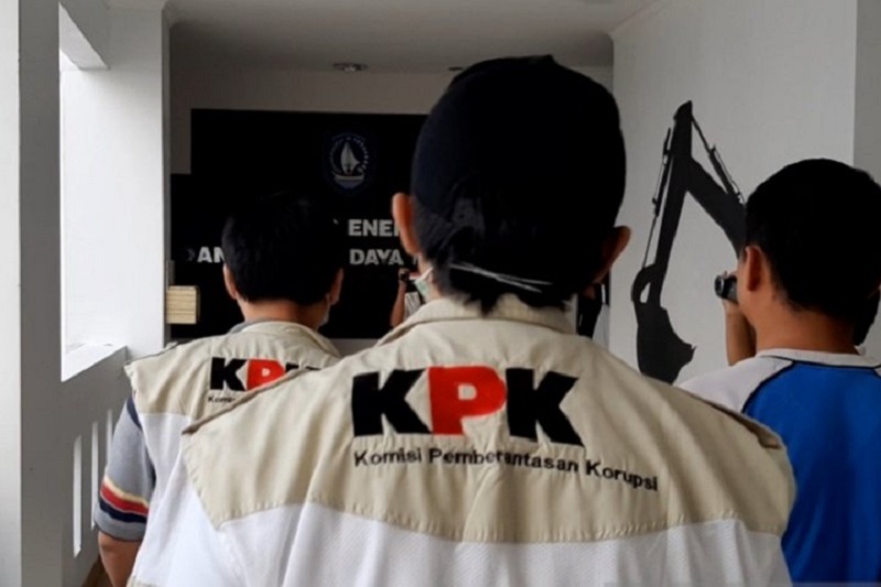 KPK sita bukti dokumen usai geledah rumah dan kantor Bupati Kapuas