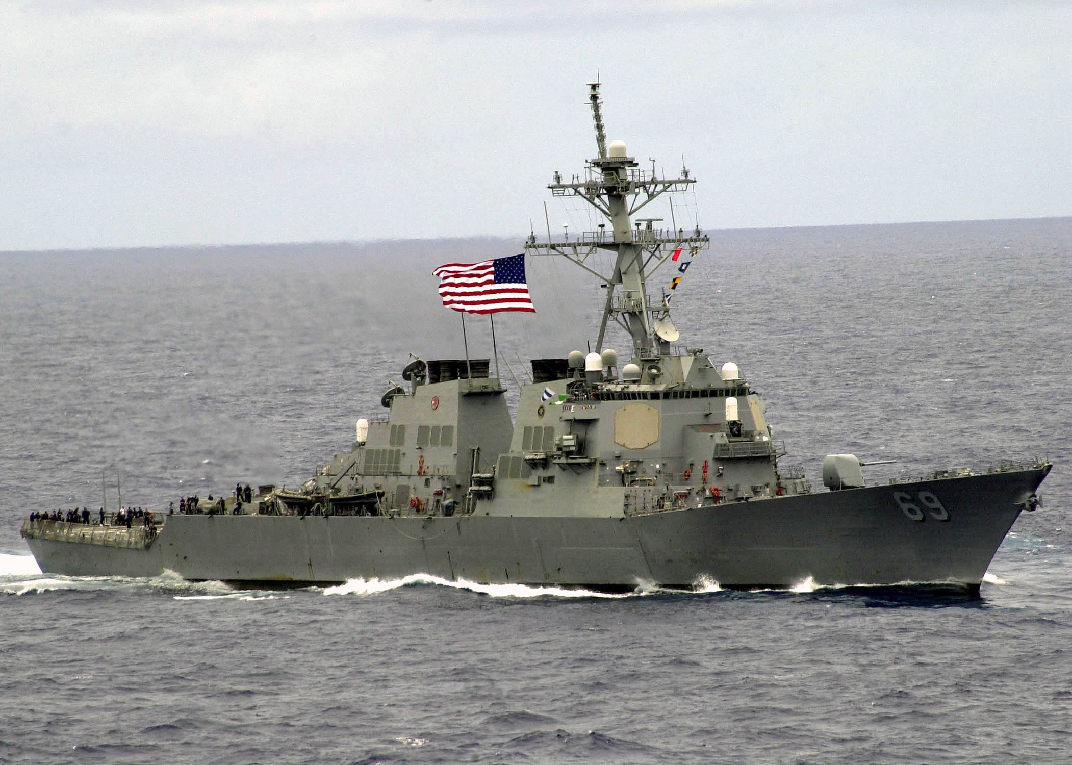 Militer China: Kapal perang AS secara ilegal memasuki perairan China
