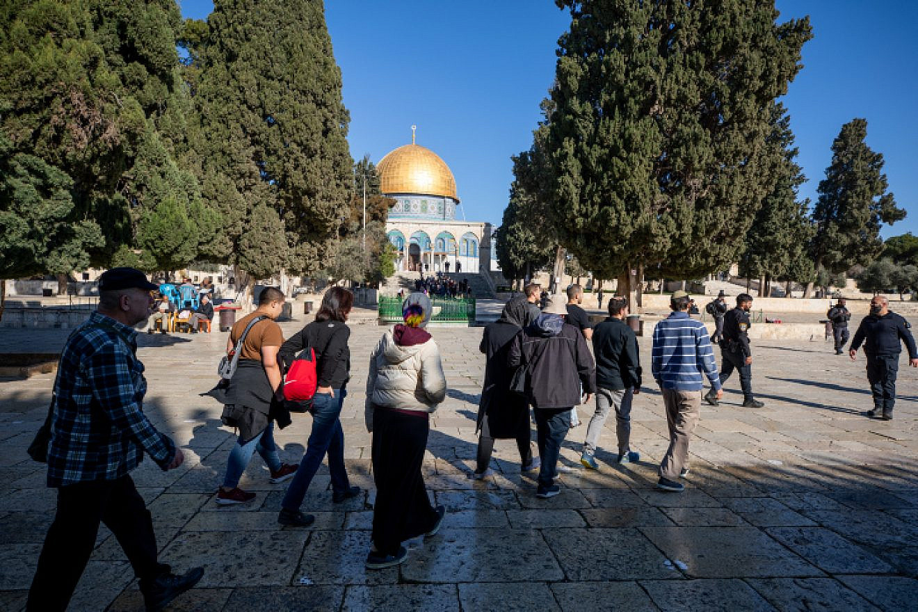 2 Orang Israel ditangkap karena mencoba mempersembahkan kurban hewan di Temple Mount