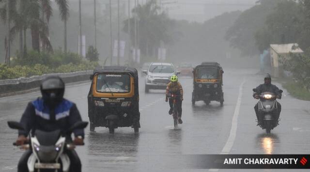 Pertama sejak lebih dari 6 dekade, monsun melanda Delhi dan Mumbai pada hari yang sama