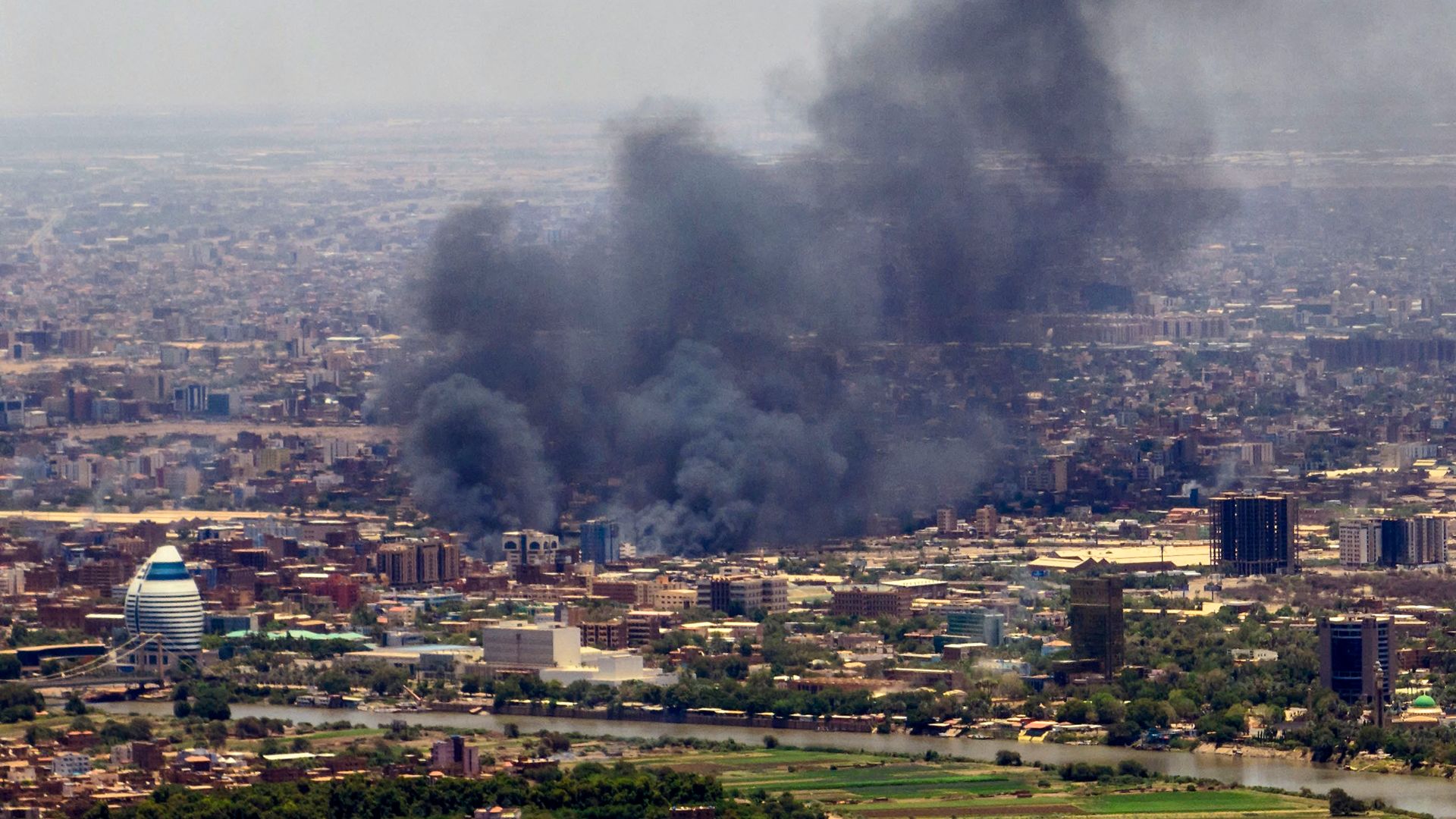 Lima WNI telah dievakuasi dari zona konflik di Khartoum
