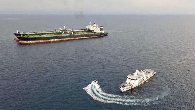 Penegak hukum diminta tak loloskan proses hukum kapal supertanker Iran
