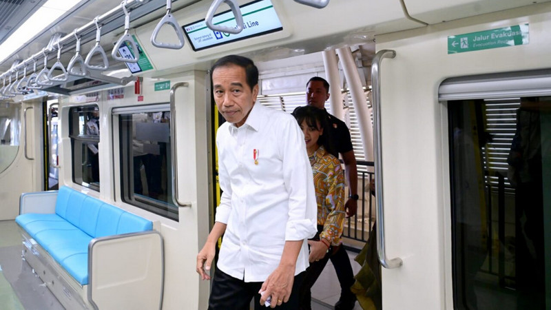 Merugikan ekonomi Rp100 T, Jokowi harap kehadiran LRT Jabodebek tekan kemacetan